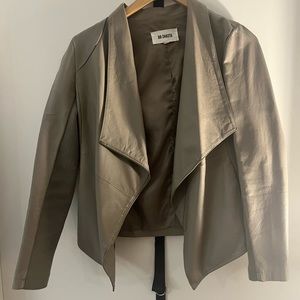 Taupe cropped leather open collar jacket